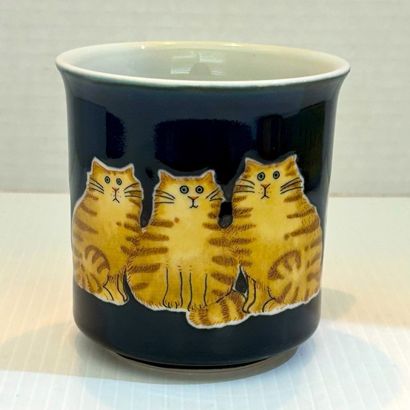 Vintage Fluffy Cat Trio Coffee Mug Otagiri Japan Navy Blue & Brown Striped Cats - Picture 1 of 10